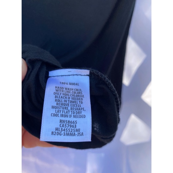 Trouve Cap Sleeve V-neck Black Shirt - Picture 7 of 7